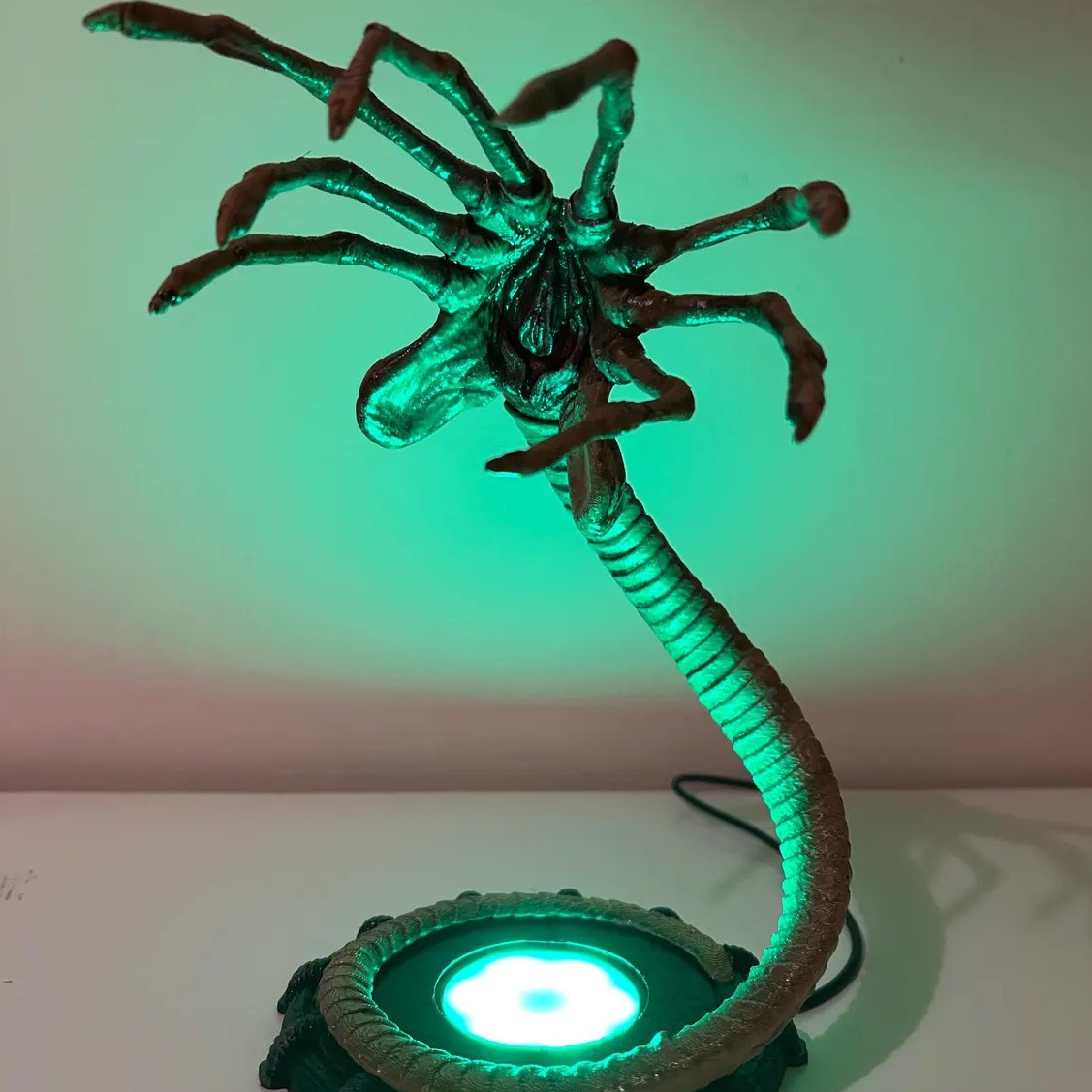 Lámpara Alien Facehugger, Luz  - Lighting Decoration Ideas reseña y precio